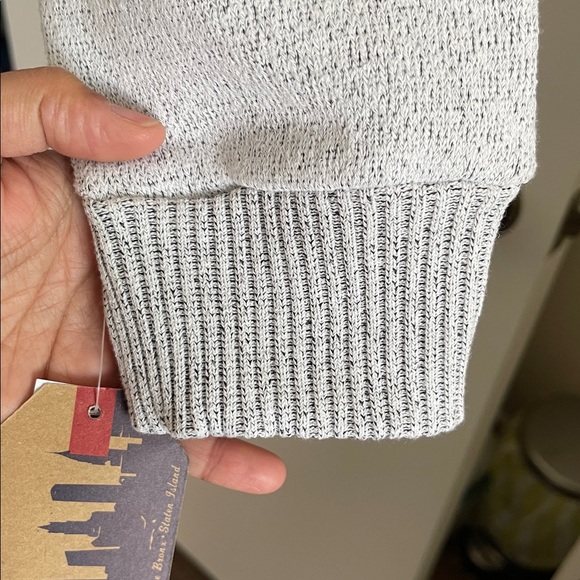 ✨NY Popular “Chicago” Sweatshirt - New With Tag✨ - Picture 6 of 11